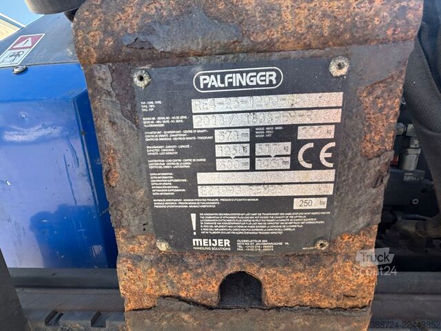 Manipulador telescópico PALFINGER F3 151 K5*Mitnahmestapler*Tragfähigkeit: 1500kg*