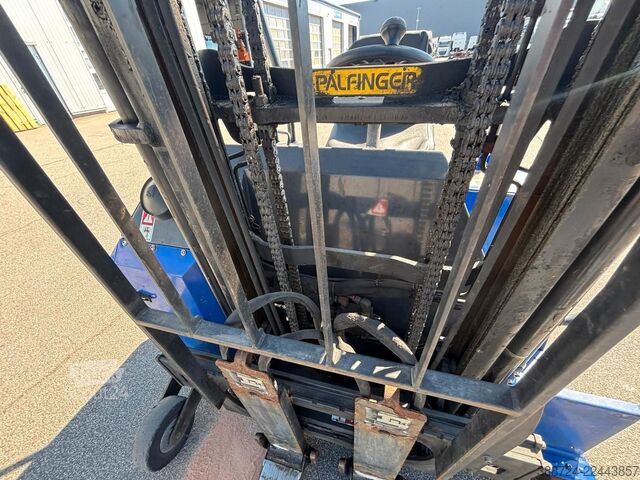Manipulador telescópico PALFINGER F3 151 K5*Mitnahmestapler*Tragfähigkeit: 1500kg*