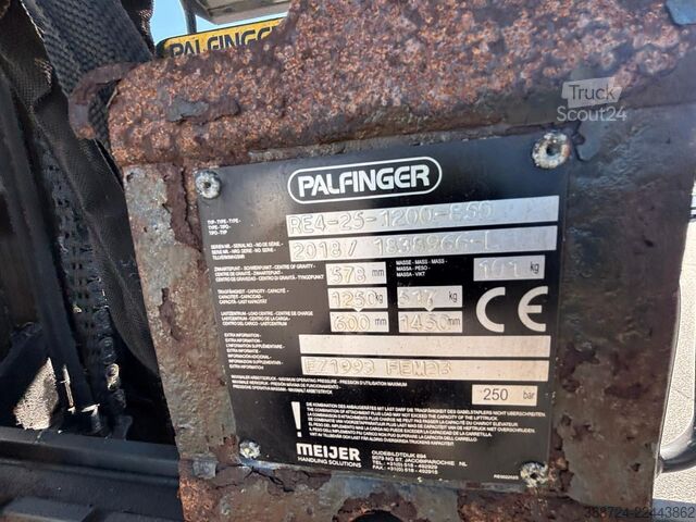 Manipulador telescópico PALFINGER F3 151 K5*Mitnahmestapler*Tragfähigkeit: 1500kg*