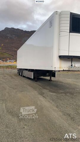 Liukuvat pressut Ekeri T3-K 3 axle closed semi trailer w/ full side openi