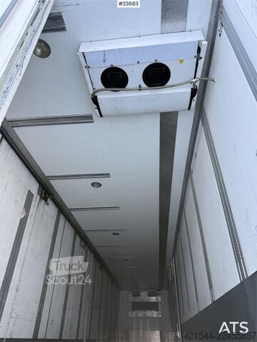 Liukuvat pressut Ekeri T3-K 3 axle closed semi trailer w/ full side openi