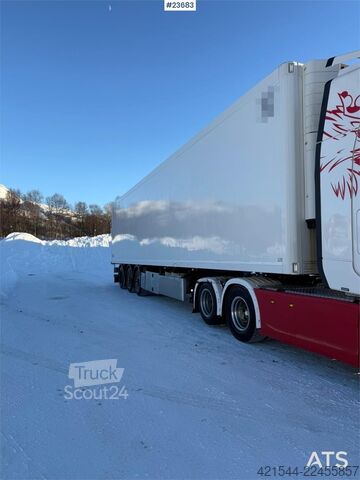 Liukuvat pressut Ekeri T3-K 3 axle closed semi trailer w/ full side openi