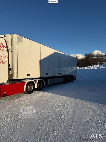 Liukuvat pressut Ekeri T3-K 3 axle closed semi trailer w/ full side openi