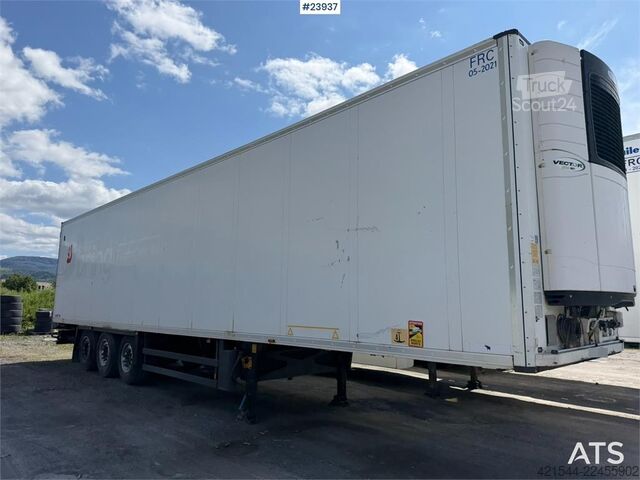 Раздвижные брезентовые навесы Schmitz Cargobull with refrigeration/freezing unit