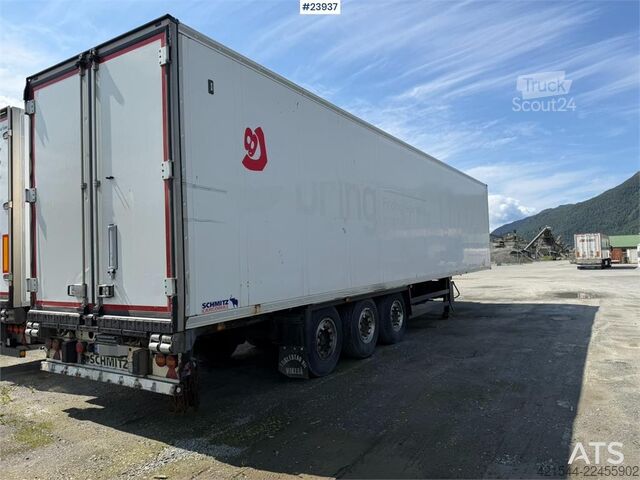 Раздвижные брезентовые навесы Schmitz Cargobull with refrigeration/freezing unit