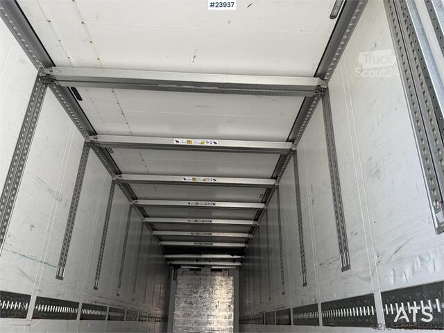 Раздвижные брезентовые навесы Schmitz Cargobull with refrigeration/freezing unit