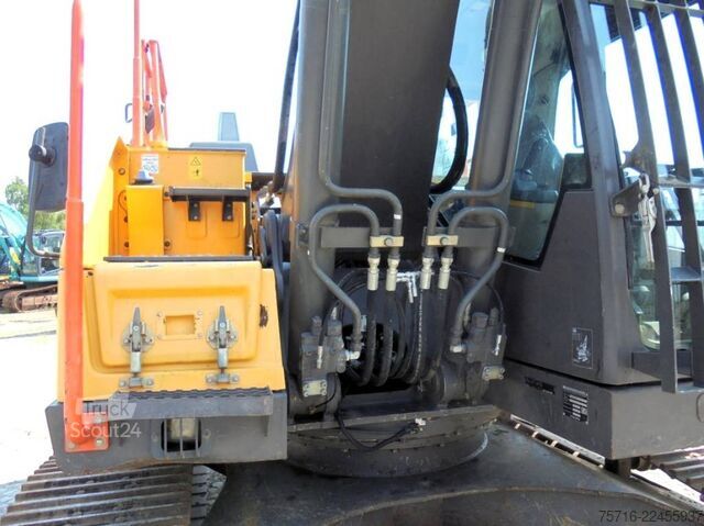 Goseniški bager Volvo EC 220 E L