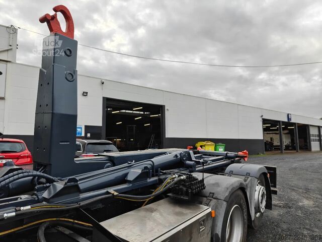 Sistema a braccio con gancio MAN TGX 26.400 Container Hyvalift Crane HIAB 144