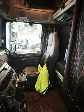 трактор Daf XF 530 FT