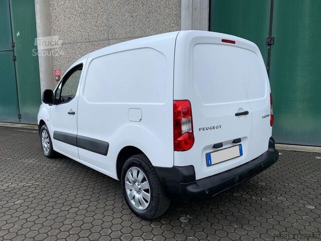 Kleintransporter Peugeot Partner  3 posti   Km: 144.200