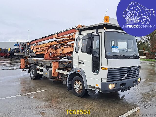 Šasija ar kabīni Volvo FLC