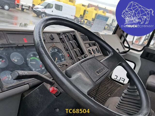 Šasija ar kabīni Volvo FLC