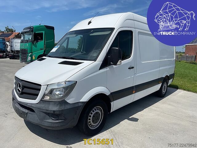 Slēgtais furgons Mercedes-Benz Sprinter 213 37s