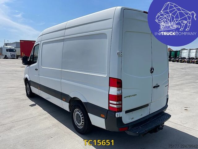 Slēgtais furgons Mercedes-Benz Sprinter 213 37s