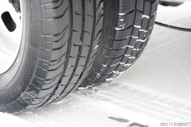 Izotermiczny van chłodnia IVECO DAILY 35-160 / KONTENER 4,2 M / WINDA-750kg / BL