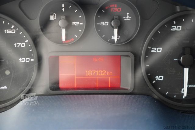 Izotermiczny van chłodnia IVECO DAILY 35-160 / KONTENER 4,2 M / WINDA-750kg / BL