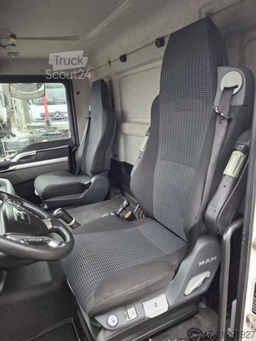 Box van MAN TGL 8.220 4x2 BL Möbelkoffer Alu AHK Klima