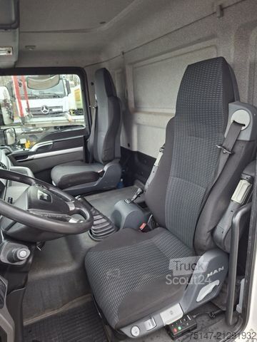 Box van MAN TGL 8.220 4x2 BL Möbelkoffer Alu AHK Klima