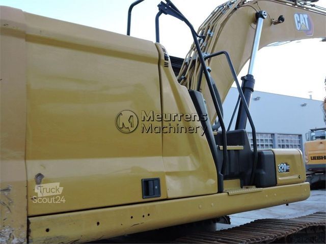 Chain excavator CATERPILLAR 320GC