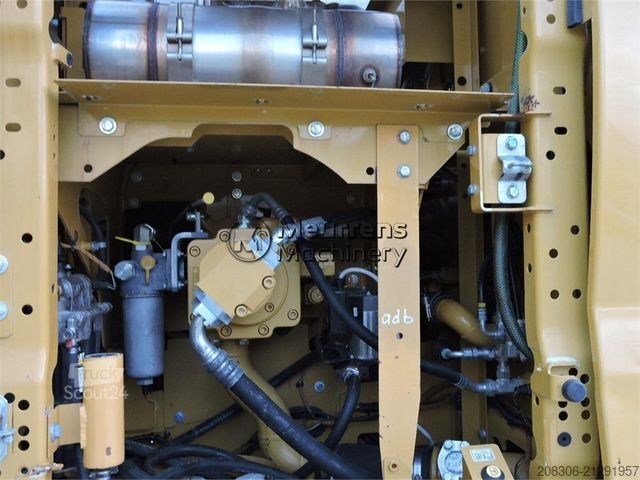 Chain excavator CATERPILLAR 320GC