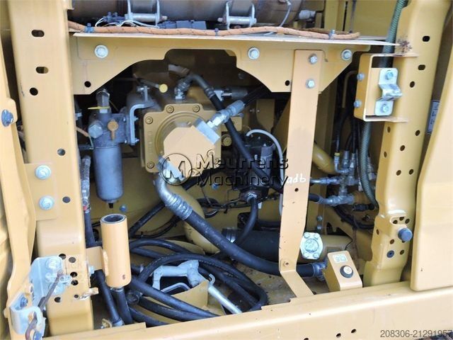 Chain excavator CATERPILLAR 320GC