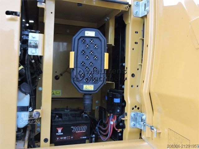 Chain excavator CATERPILLAR 320GC