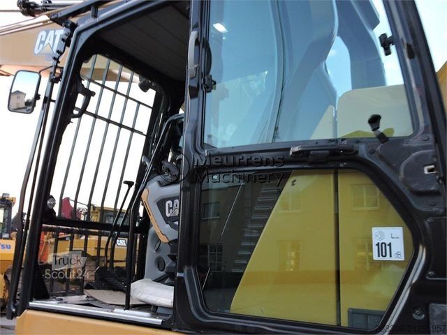 Chain excavator CATERPILLAR 320GC