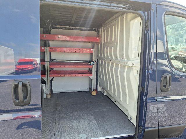 Furgão de painéis Fiat Ducato 120 L1H1
