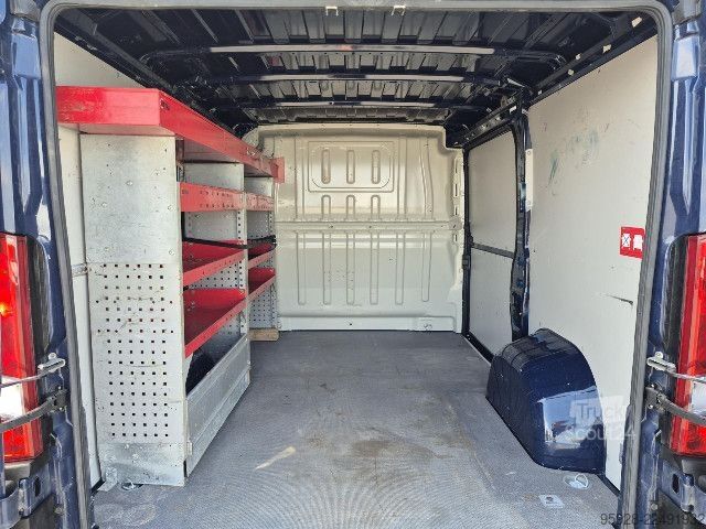 Furgão de painéis Fiat Ducato 120 L1H1