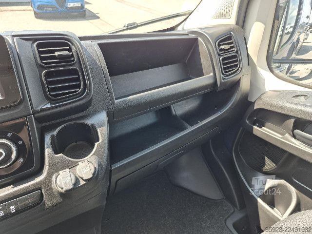 Furgão de painéis Fiat Ducato 120 L1H1