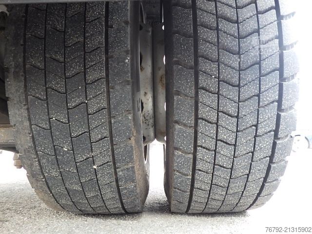 Içecek kamyonu SCANIA P 280 B Getränkeko. 7,3m/Lasi/LBW/2xAHK/Vollluft