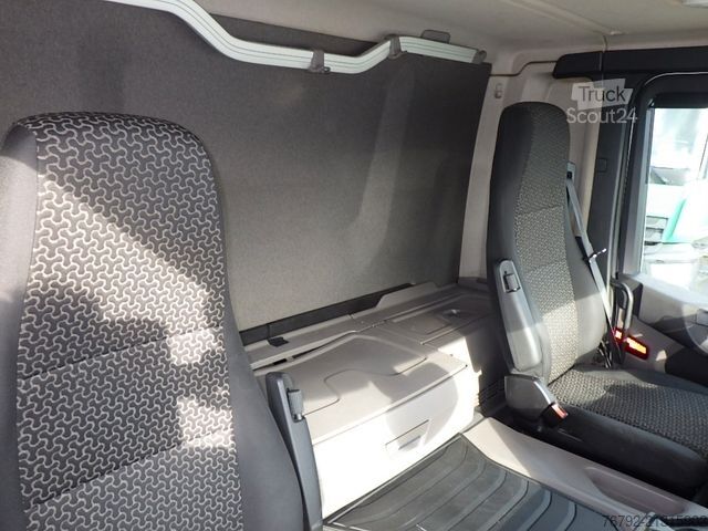 Içecek kamyonu SCANIA P 280 B Getränkeko. 7,3m/Lasi/LBW/2xAHK/Vollluft