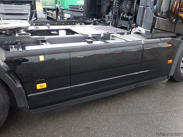 Standard SZM VOLVO FH460 TC Globe-XL/VEB/Safety/2xTank/Alcoa/226tkm