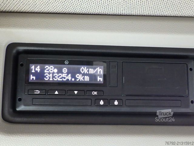 Kutu kamyonu SCANIA P 280 B Getränkeko. 7,3m/Lasi/LBW/2xAHK/Vollluft