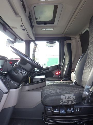 Kutu kamyonu SCANIA P 280 B Getränkeko. 7,3m/Lasi/LBW/2xAHK/Vollluft