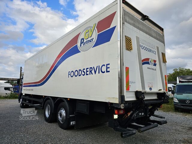 Lastebil med kjøleboks VOLVO FM330 6x2 FRIGOBLOCK Multizone Lenk u. L