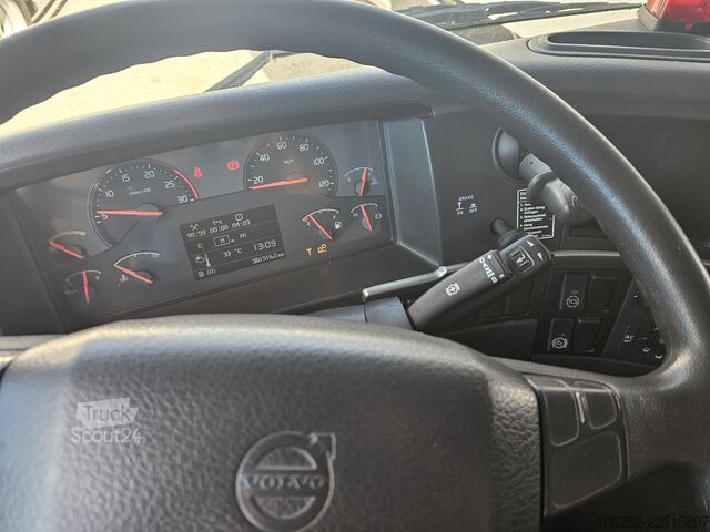 Lastebil med kjøleboks VOLVO FM330 6x2 FRIGOBLOCK Multizone Lenk u. L