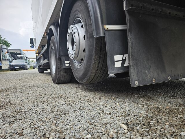 Rashladni kamion Volvo FM330 Multizone Lenk u. Kühlkoffer
