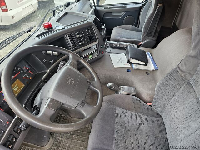 Rashladni kamion Volvo FM330 Multizone Lenk u. Kühlkoffer