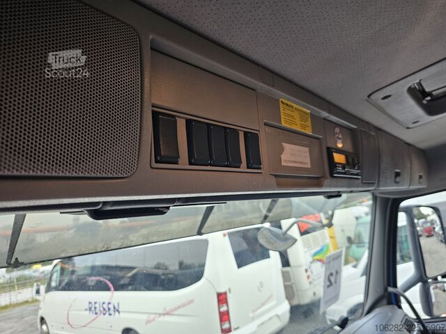 Rashladni kamion Volvo FM330 Multizone Lenk u. Kühlkoffer