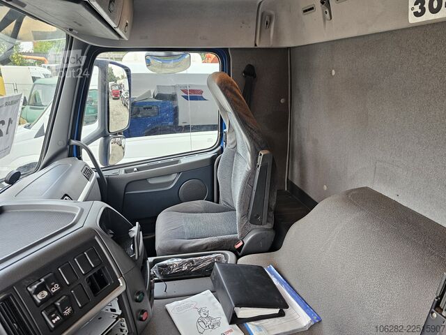 Rashladni kamion Volvo FM330 Multizone Lenk u. Kühlkoffer