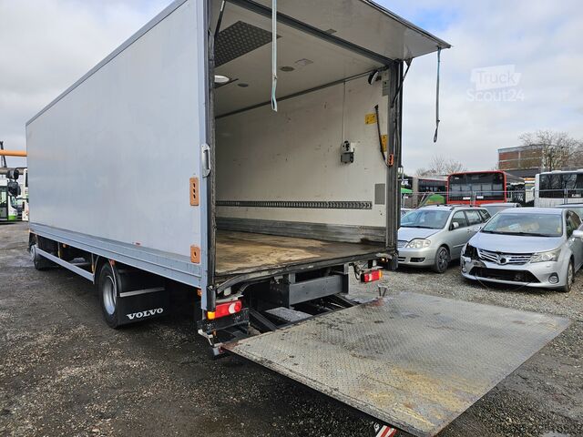 LKW mit Kofferaufbau Volvo FL240 4x2 Ladeborwand