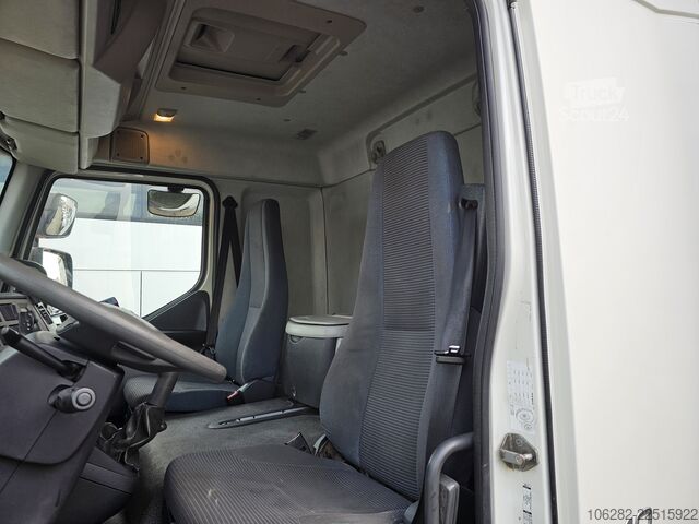 LKW mit Kofferaufbau Volvo FL240 4x2 Ladeborwand