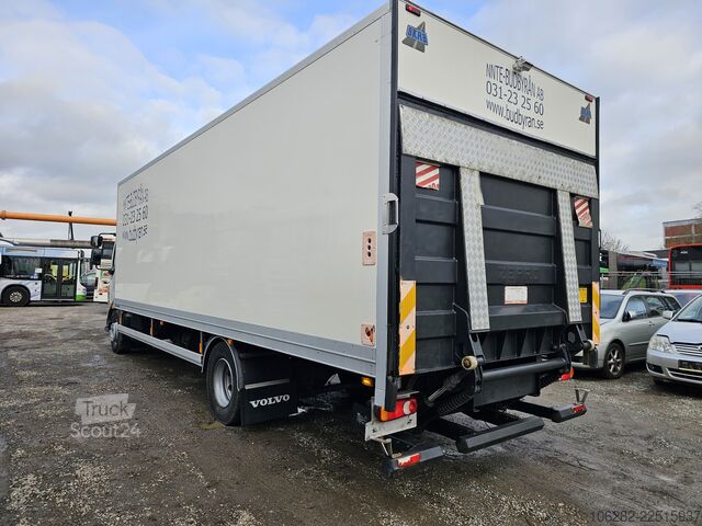 Kutu kamyonu Volvo FL 240 4x2 14Tons Hebebühne Blatt/Luft