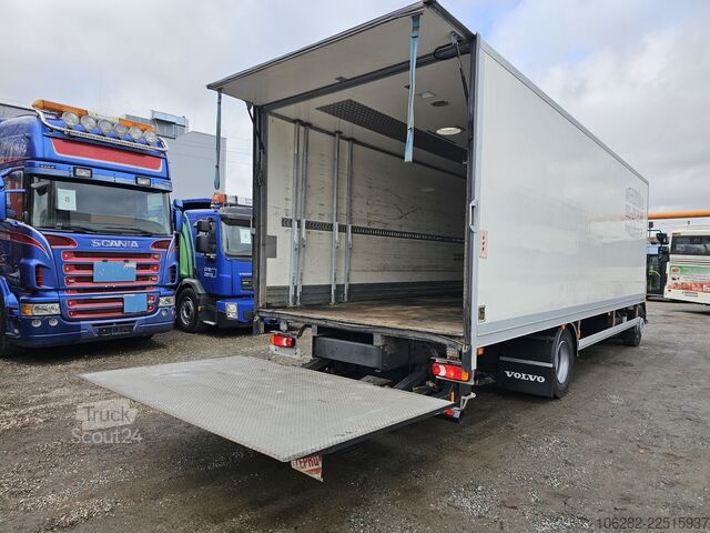 Kutu kamyonu Volvo FL 240 4x2 14Tons Hebebühne Blatt/Luft