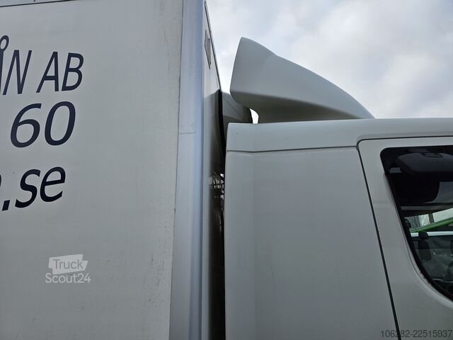 Kutu kamyonu Volvo FL 240 4x2 14Tons Hebebühne Blatt/Luft