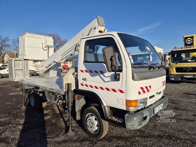 Fourgon tôlé Nissan Cabstar RAM Mira 140 - 14 m