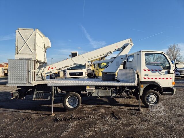 Fourgon tôlé Nissan Cabstar RAM Mira 140 - 14 m