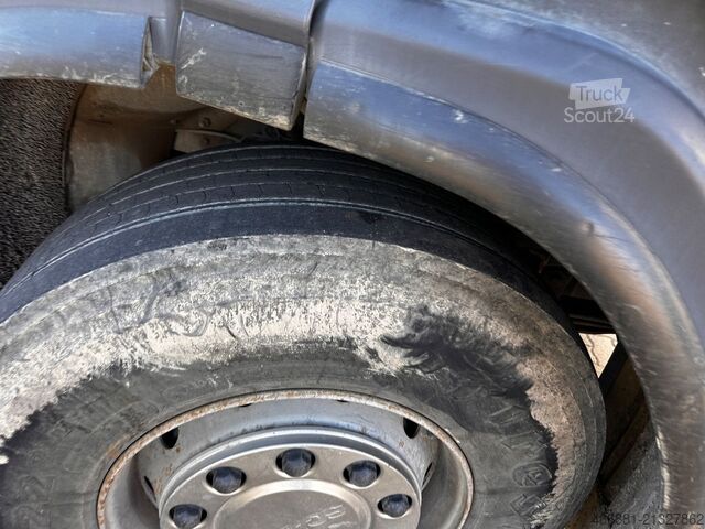 Autocarro con cassone ribaltab Scania P420