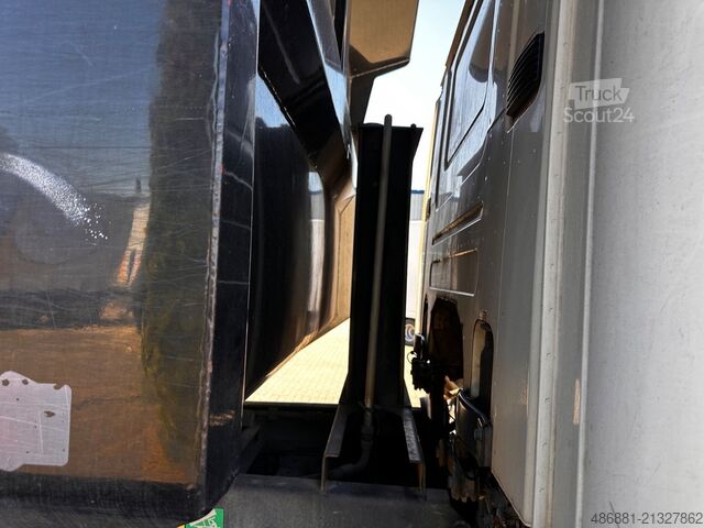 Autocarro con cassone ribaltab Scania P420